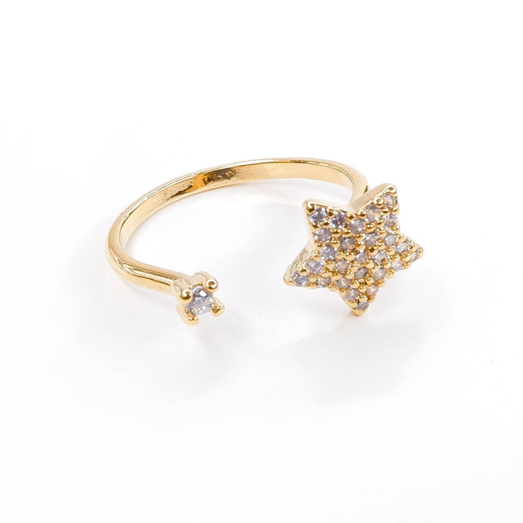 Gold Star Ring with cubic zirconia design 